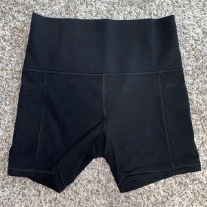 Athleta Salutation Stash Pocket II 5” Bike Short